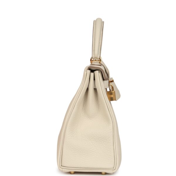 H-K-260401-3-04 Hermès Kelly Retourne 25 Craie Togo Gold Hardware