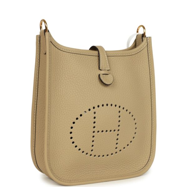 H-E-250728-2-02 Hermès Evelyne TPM Trench Clemence Gold Hardware