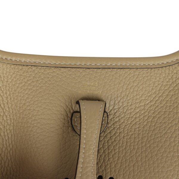 H-E-250728-2-07 Hermès Evelyne TPM Trench Clemence Gold Hardware