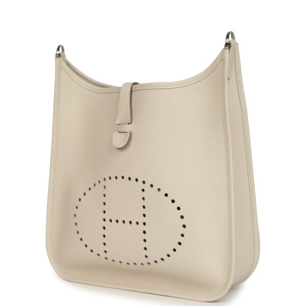 H-E-260217-1-03 Hermès Evelyne III PM Craie Clemence Palladium Hardware