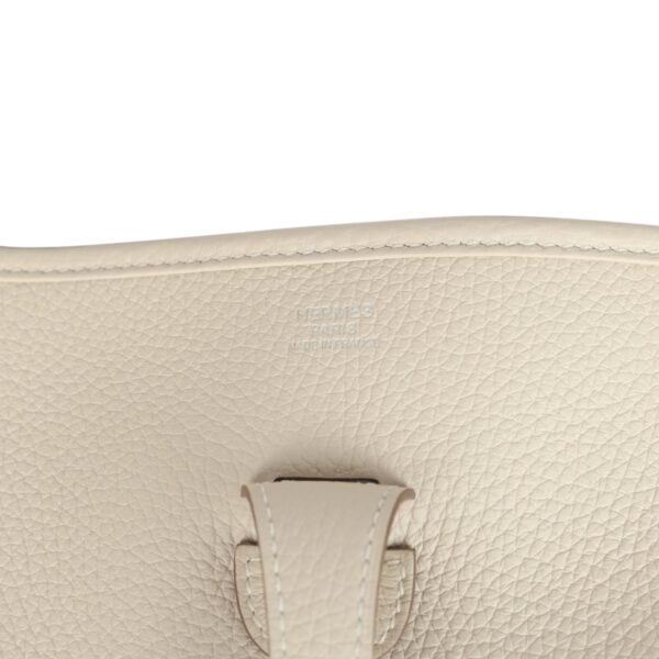 H-E-260217-1-07 Hermès Evelyne III PM Craie Clemence Palladium Hardware