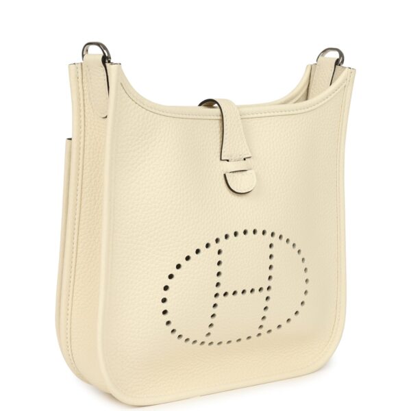 H-E-260331-6-02_b563a74c-78ec-4b Hermès Evelyne 23 Cream Clemence Palladium Hardware