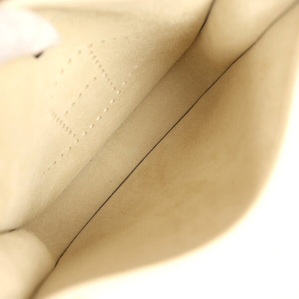 Hermès Evelyne 23 Cream Clemence Gold Hardware
