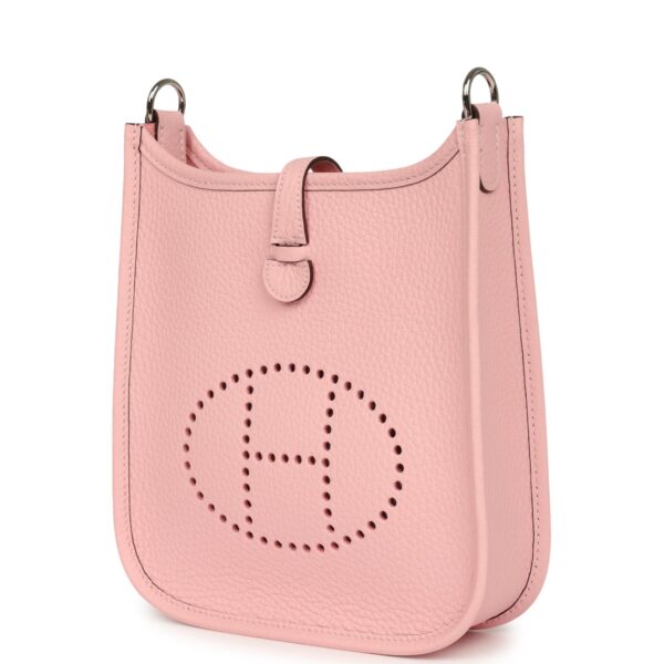 H-E-260622-1-03 Hermès Evelyne TPM Rose Sakura Clemence Palladium Hardware