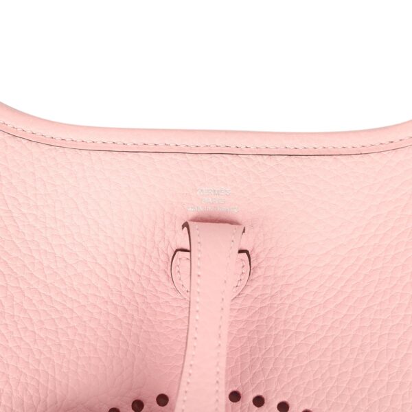 H-E-260622-1-07 Hermès Evelyne TPM Rose Sakura Clemence Palladium Hardware